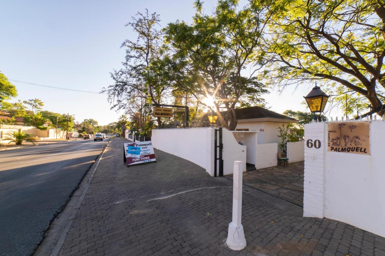 Hotel Pension Palmquell Klein Windhoek Esterno foto